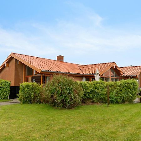Vaerelse, Bad Og Toilet I Villa Naestved Exterior photo
